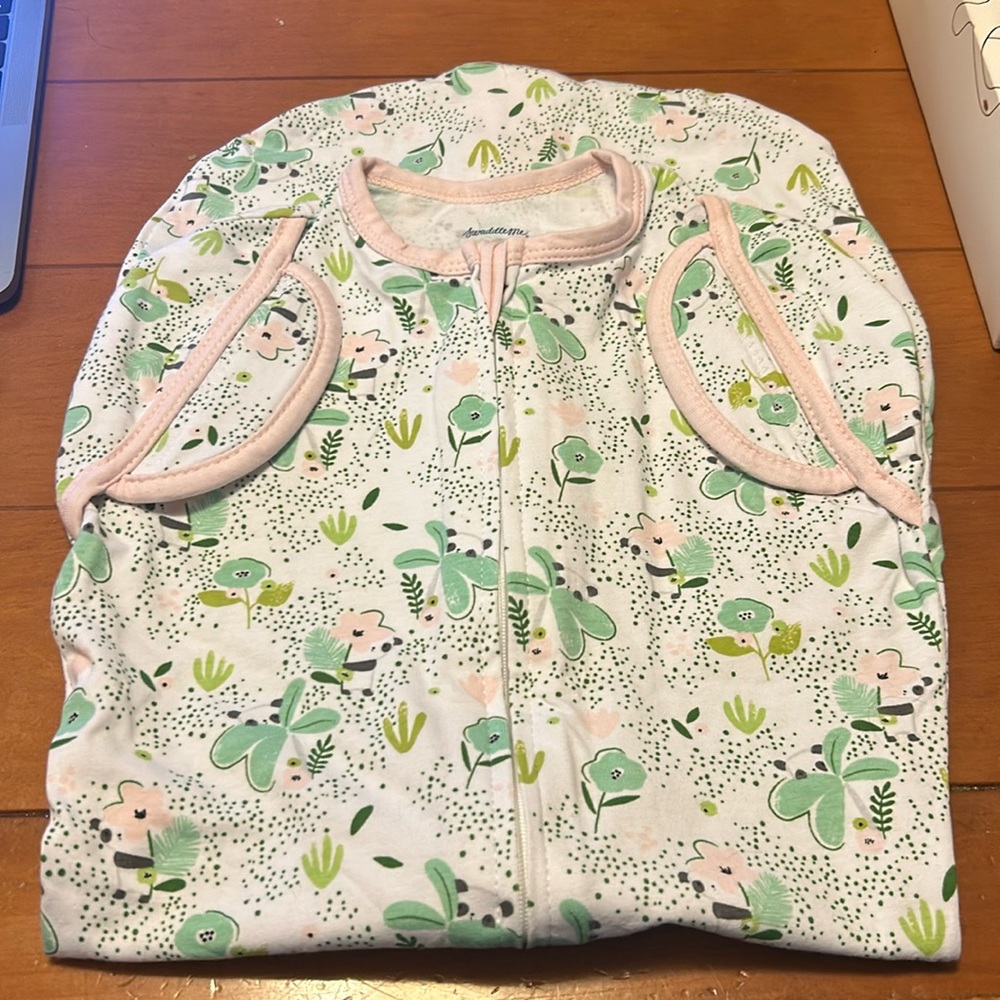 2 New Swaddleme swaddle